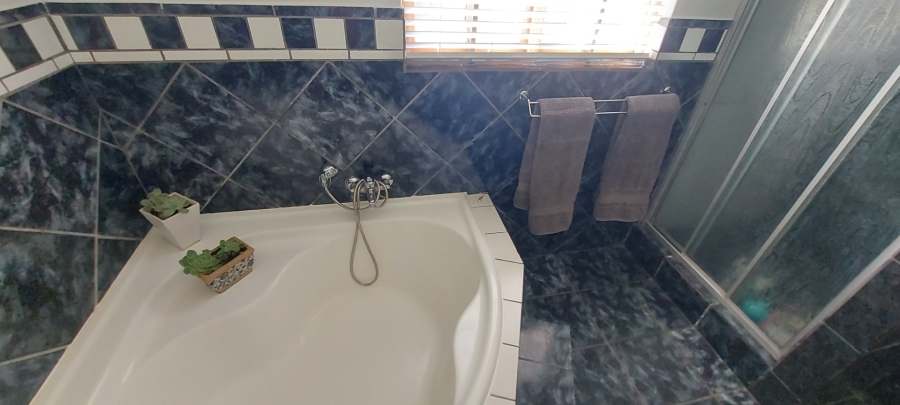 4 Bedroom Property for Sale in Albertinia Western Cape